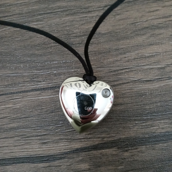 Outspoken by Fergie Pendant - Picture 3 of 6